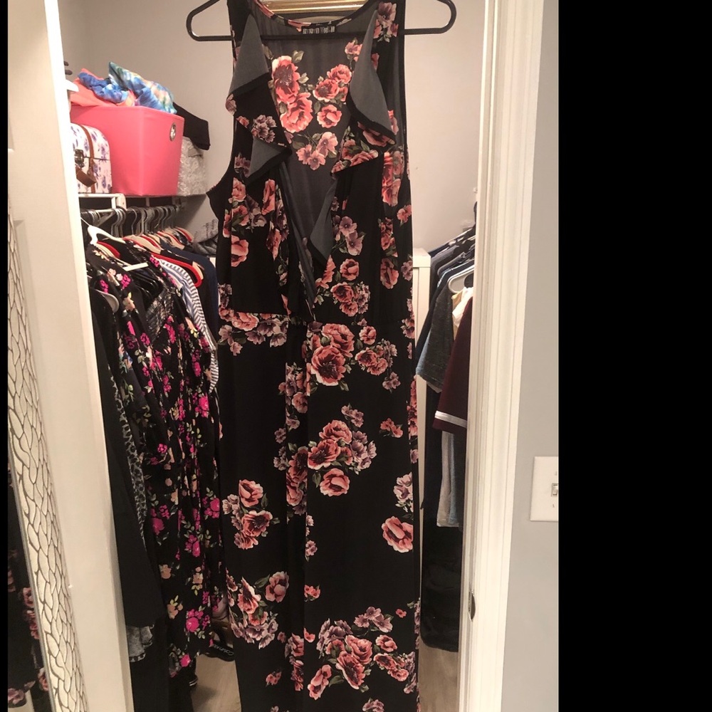 Plus size women’s floral jumpsuit